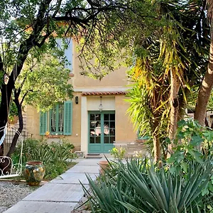 Couette-café La Des Amandiers, Hyères